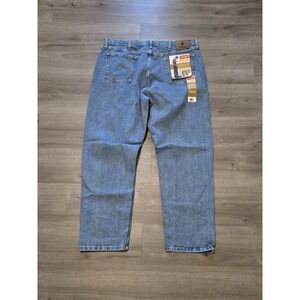 Wrangler Jeans Mens 42 X 32 Five Star Relaxed Fit U Shape Medium Wash NWT
